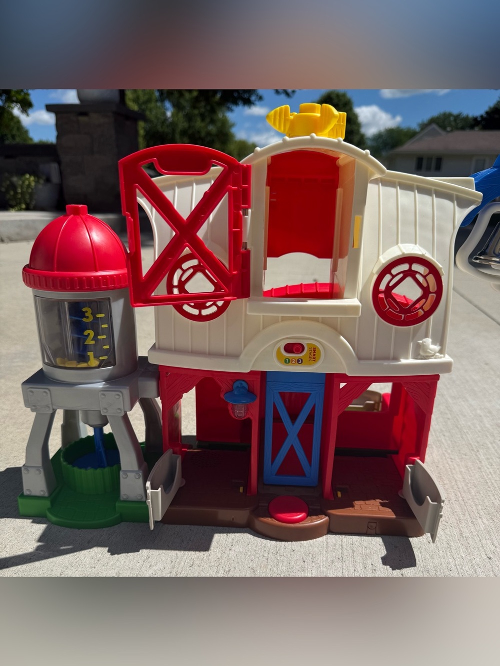 Fisher-Price Little People Caring for Animals Farm Play Set with Figurines - Picture 3 of 11